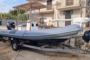 Lomac 600 Club Fishing - Suzuki DF150 - Rimorchio