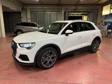 Audi Q3 35 TDI S tronic Business