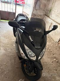 Yamaha TMAX-2011-a iniezione