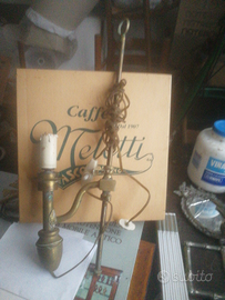 Antico applique in lega