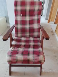 Poltrona in legno massello