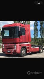 Camion trattore stradale Renault Magnum 420