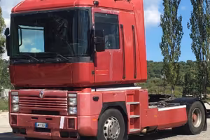 Camion trattore stradale Renault Magnum 420
