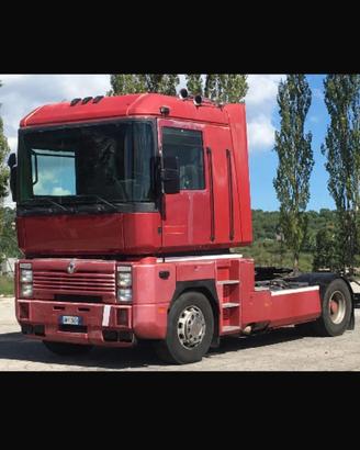 Camion trattore stradale Renault Magnum 420
