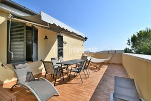 ATTICO CON AMPIO TERRAZZO IN PIENO CENTRO!