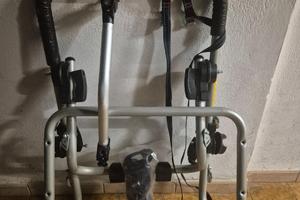 Portabici posteriore con  barre per 3 biciclette.
