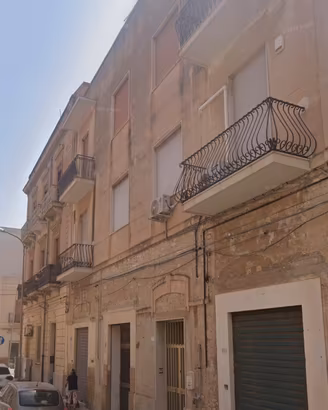 Zona Centrale Via Livio Bassi