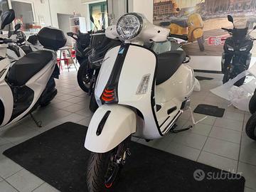 PIAGGIO Vespa GTS 300 Super GTS SS 10