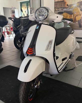 PIAGGIO Vespa GTS 300 Super GTS SS 10