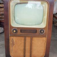 Tv/televisione vintage a mobiletto