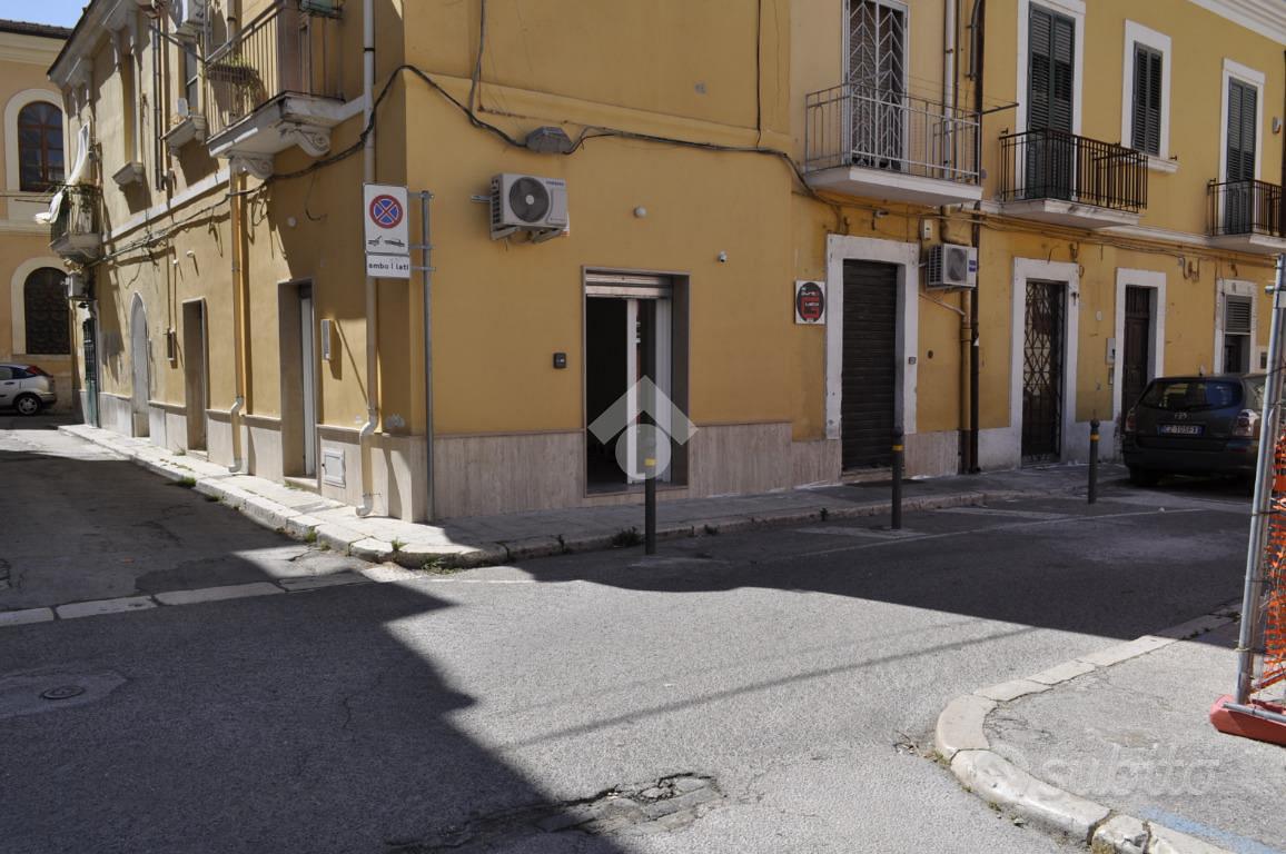 NEGOZIO A FOGGIA - Vista 3