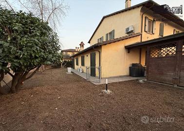 Villa di 130 m² con 4 locali e box auto a Forlì