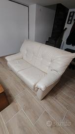 divano 2 posti in pelle