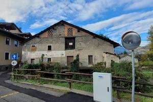 Aymavilles Rustico con Terreno