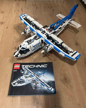 LEGO Technic - Aereo cargo