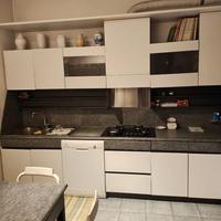 Cucina angolare con elettrodomestici 3,60x1,95