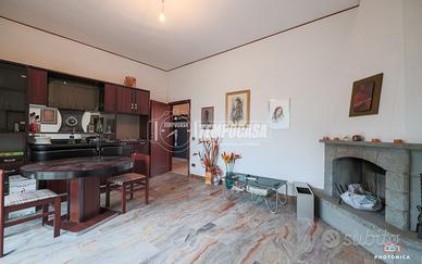 VILLA INDIPENDENTE SU QUATTRO LATI CON GIARDINO!!!