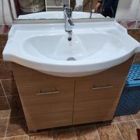 Mobile legno con lavabo e specchio