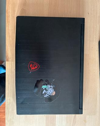 MSI GF63 Thin 10SC – i7, 16 GB RAM + accessori