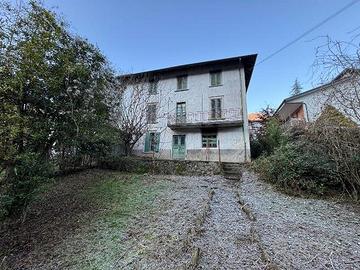 Porzione di casa su tre livelli