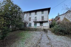 Porzione di casa su tre livelli