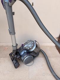 Dyson aspirapolvere anni 2000