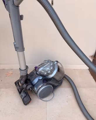 Dyson aspirapolvere anni 2000