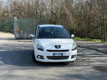 PEUGEOT 5008 1.6 HDi 115CV Allure (84 kw)