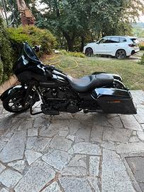 Street Glide 114 solo 6900 km