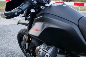 Moto Guzzi V85 TT Strada