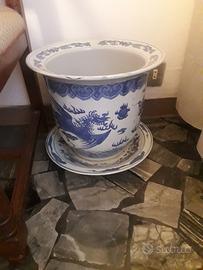 SET DI VASI ELEGANTI IN PORCELLANA BIANCA 