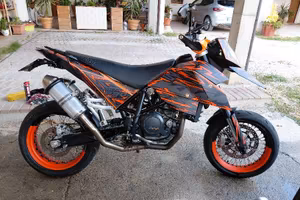 Ktm 690 lc4 supermoto