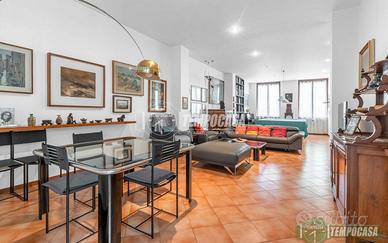 AMPIO APPARTAMENTO CON GIARDINO PRIVATO!