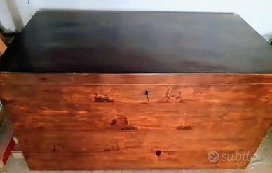 Cassapanca antica restaurata