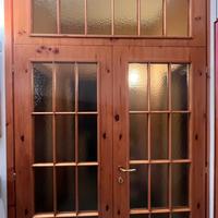 Grande porta in legno massello