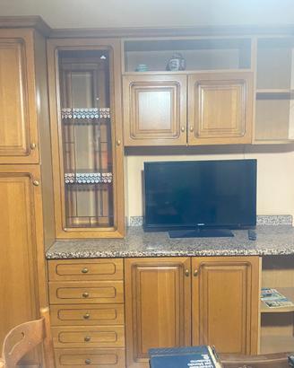 Mobile cucina con frigo e televisore compreso