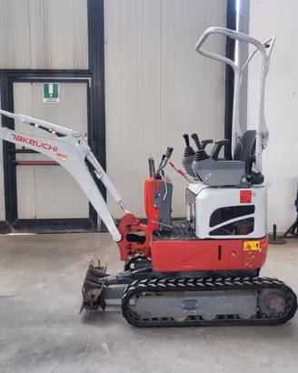 Miniescavatore usato TAKEUCHI  TB 210