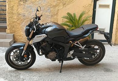 Honda  CB650R