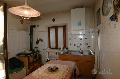 CS118 - Montisi una casa singola di comple