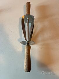 Taglia croissant in inox 25x7,5 cm