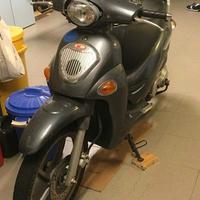 Kymco People 150
