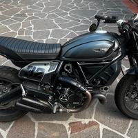 Ducati Scrambler Nightshift pari al nuovo
