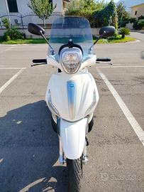 Beverly 350 sport Touring i.e