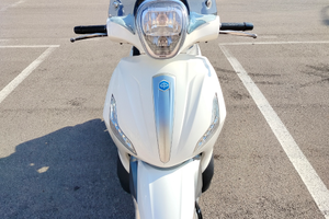 Beverly 350 sport Touring i.e