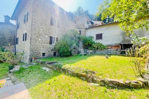 CASA SEMINDIPENDENTE A ASSISI