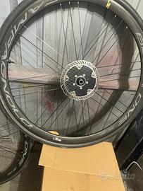 Ruote carbonio per freno a disco bici  strada