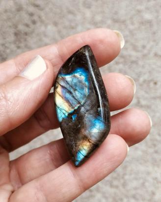 Cabochon Labradorite naturale 