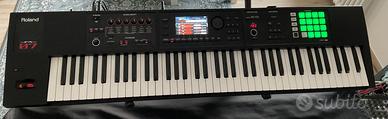 ROLAND FA-07 + custodia originale Roland 76CBRL
