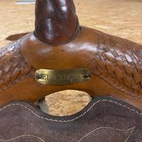 Sella cavallo cuoio intarsiata el cuero