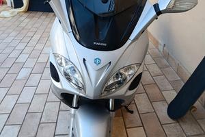 Piaggio X9 250